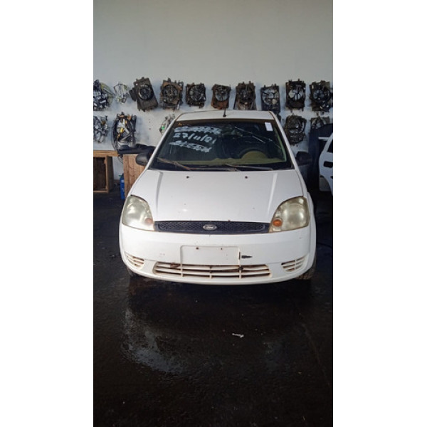  Ford Fiesta Hatch  2004 Para Retirada De Peças